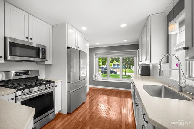 128 N Hale Avenue, Bartlett, IL 60103