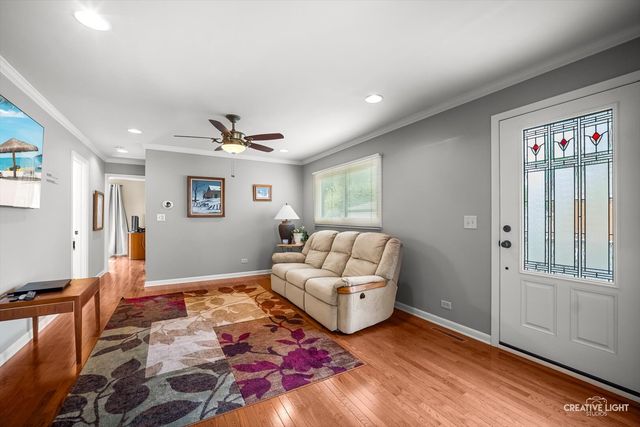 128 N Hale Avenue, Bartlett, IL 60103