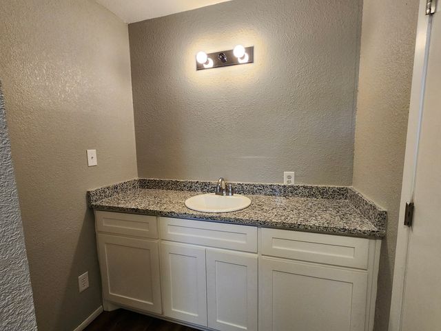 1010 SW 5th St, Andrews, TX 79714