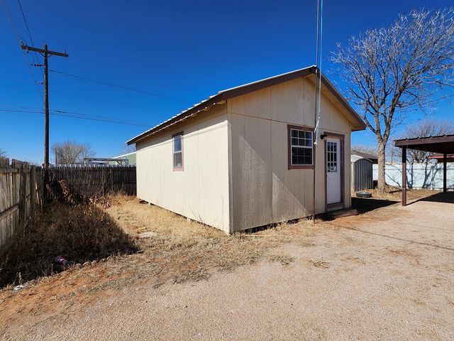 1010 SW 5th St, Andrews, TX 79714