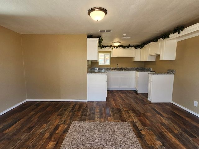 1010 SW 5th St, Andrews, TX 79714