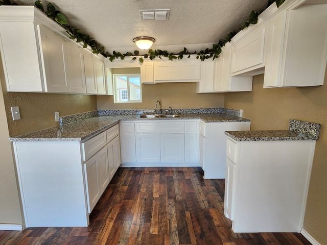 1010 SW 5th St, Andrews, TX 79714