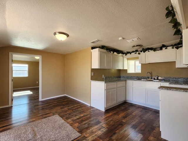 1010 SW 5th St, Andrews, TX 79714