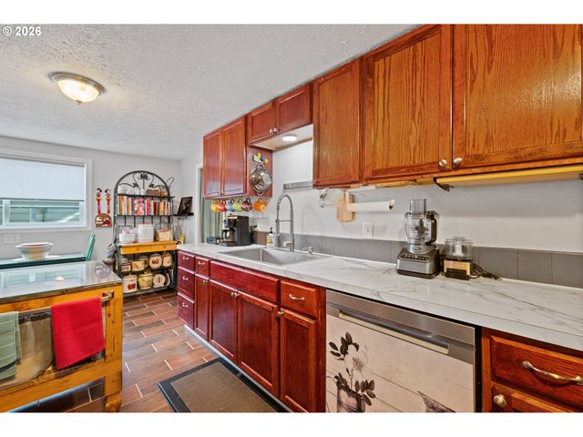 722 2ND Ave, Castle Rock, WA 98611