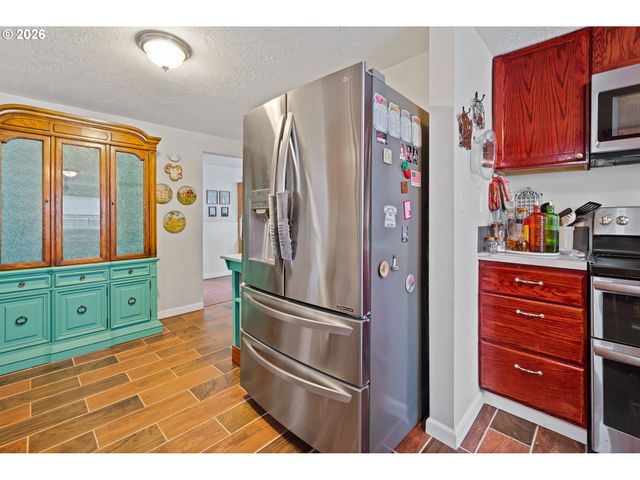 722 2ND Ave, Castle Rock, WA 98611