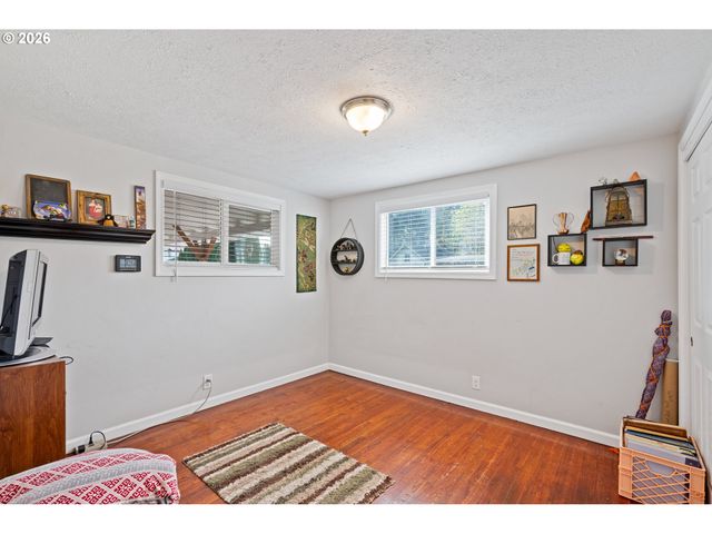 722 2ND Ave, Castle Rock, WA 98611