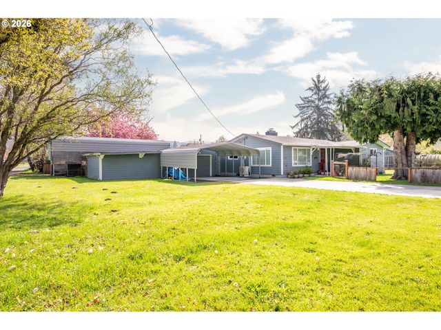722 2ND Ave, Castle Rock, WA 98611