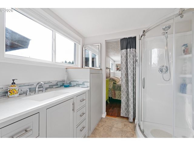 722 2ND Ave, Castle Rock, WA 98611