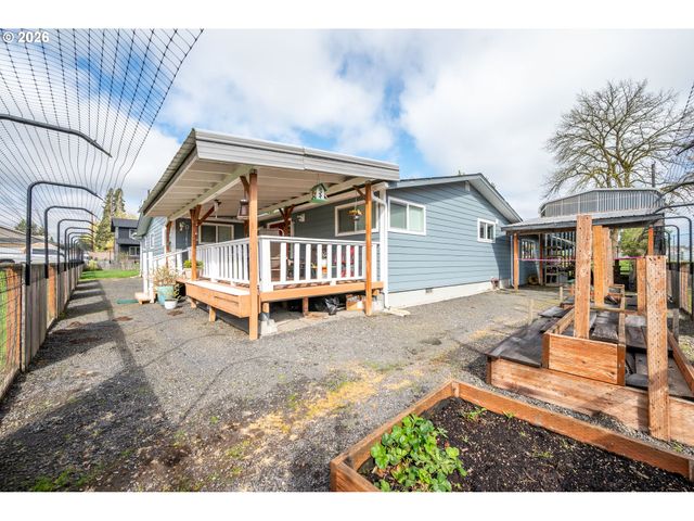 722 2ND Ave, Castle Rock, WA 98611