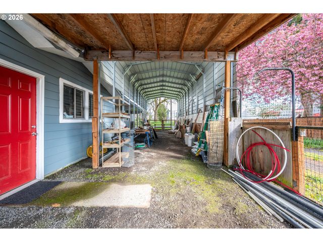 722 2ND Ave, Castle Rock, WA 98611
