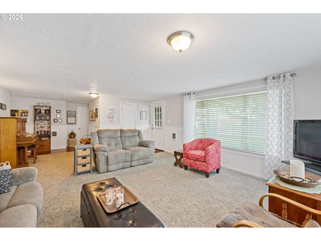 722 2ND Ave, Castle Rock, WA 98611