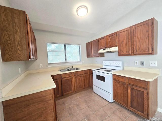 10243 Raven Field, San Antonio, TX 78245