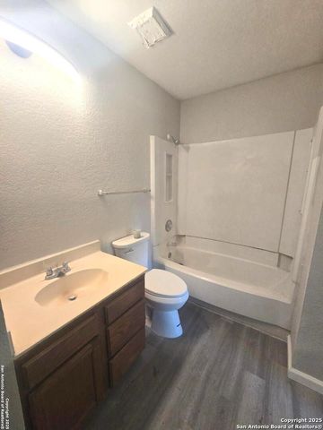 10243 Raven Field, San Antonio, TX 78245