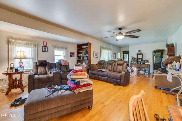 4136 Ridge Road, Kingsport, TN 37660