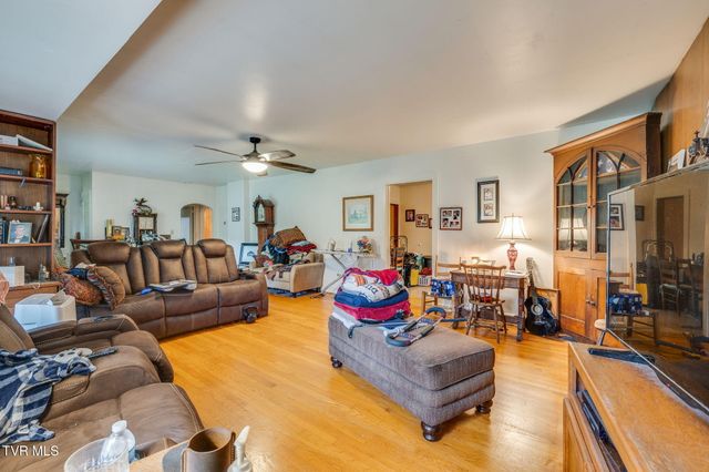 4136 Ridge Road, Kingsport, TN 37660