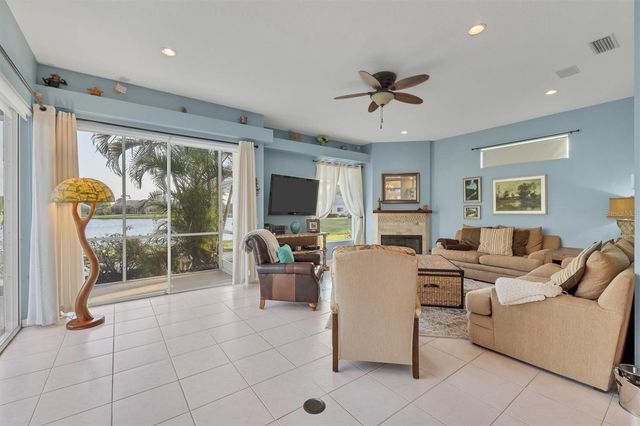 9910 LAUREL VALLEY AVENUE CIRCLE, Bradenton, FL 34202