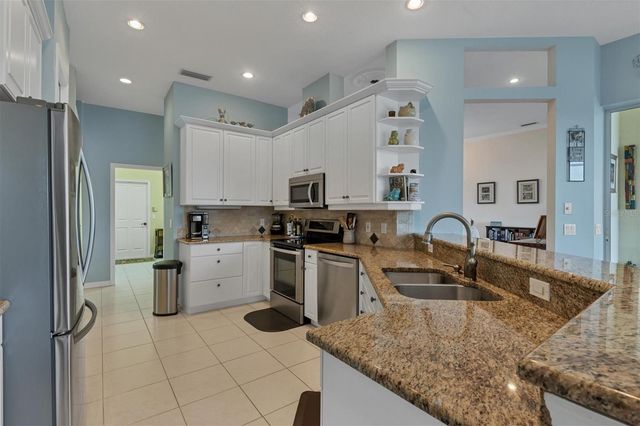 9910 LAUREL VALLEY AVENUE CIRCLE, Bradenton, FL 34202