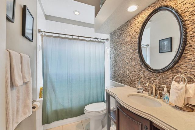 9910 LAUREL VALLEY AVENUE CIRCLE, Bradenton, FL 34202