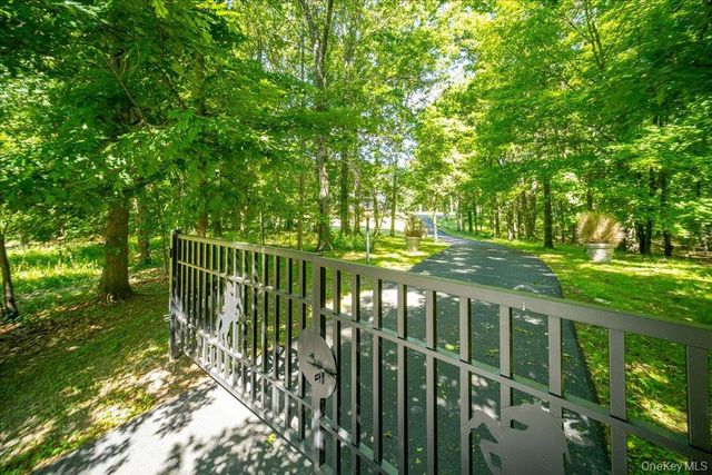 2398 State Route 207, Campbell Hall, NY 10916
