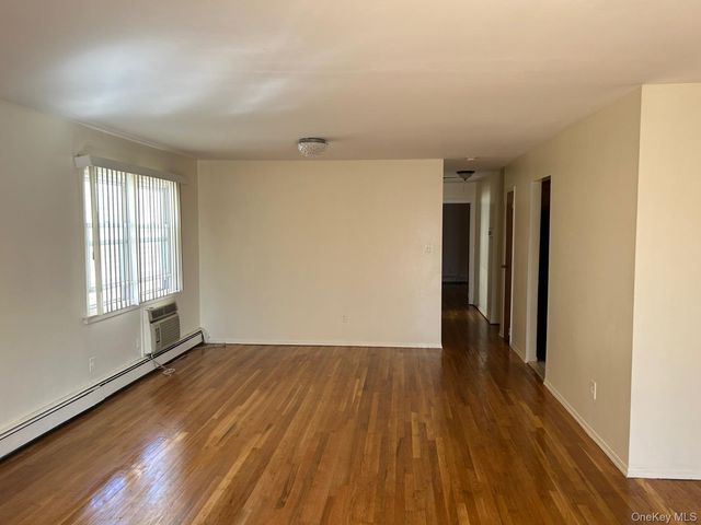 24615 137th Avenue, Rosedale, NY 11422