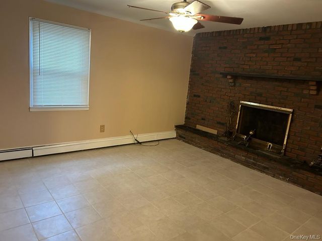 24615 137th Avenue, Rosedale, NY 11422