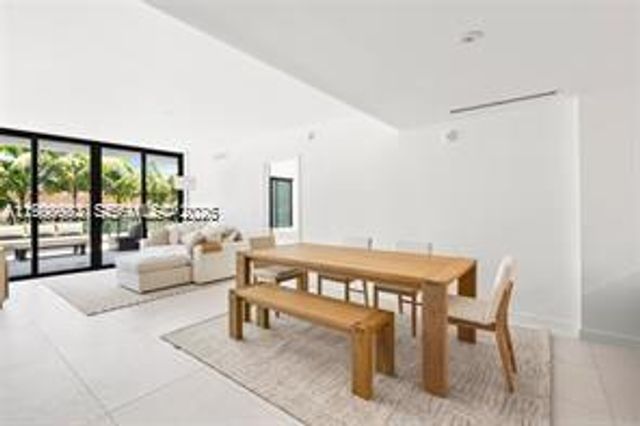 9901 W Bay Harbor Dr 305, Bay Harbor Islands, FL 33154