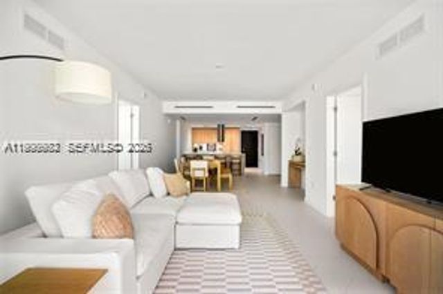 9901 W Bay Harbor Dr 305, Bay Harbor Islands, FL 33154