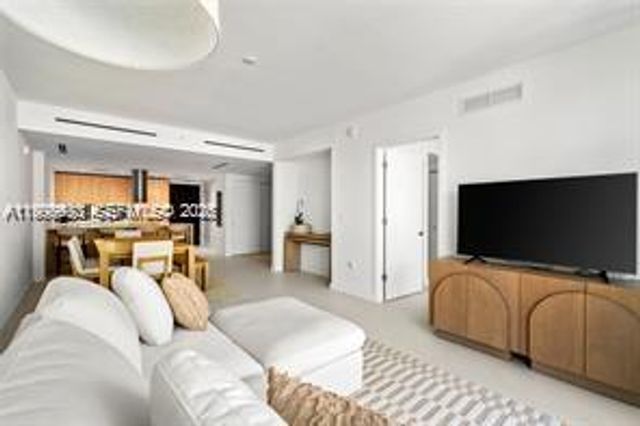 9901 W Bay Harbor Dr 305, Bay Harbor Islands, FL 33154