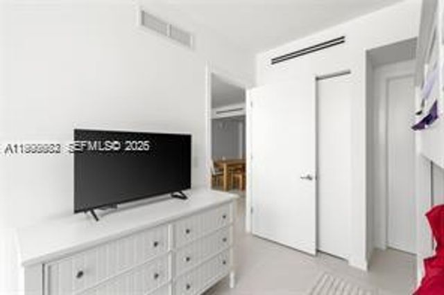 9901 W Bay Harbor Dr 305, Bay Harbor Islands, FL 33154