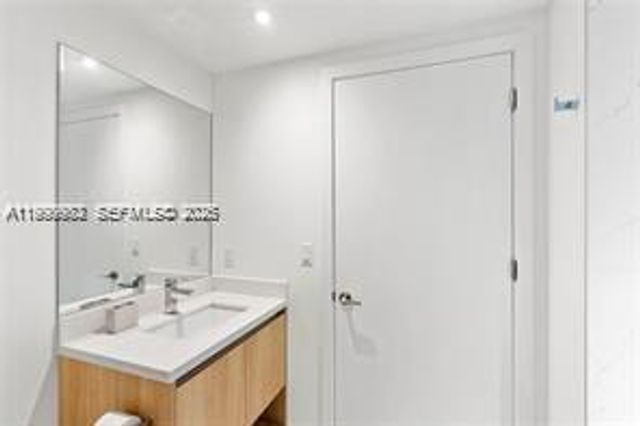 9901 W Bay Harbor Dr 305, Bay Harbor Islands, FL 33154