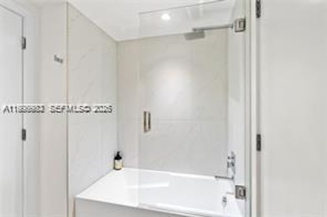 9901 W Bay Harbor Dr 305, Bay Harbor Islands, FL 33154