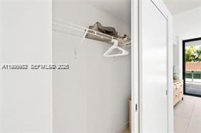 9901 W Bay Harbor Dr 305, Bay Harbor Islands, FL 33154