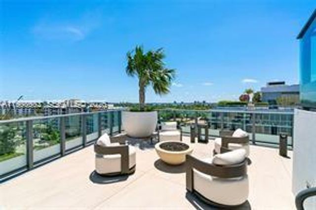 9901 W Bay Harbor Dr 305, Bay Harbor Islands, FL 33154