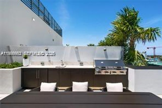 9901 W Bay Harbor Dr 305, Bay Harbor Islands, FL 33154