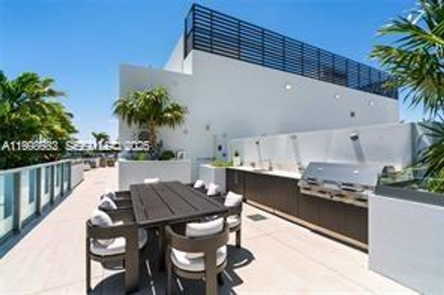 9901 W Bay Harbor Dr 305, Bay Harbor Islands, FL 33154