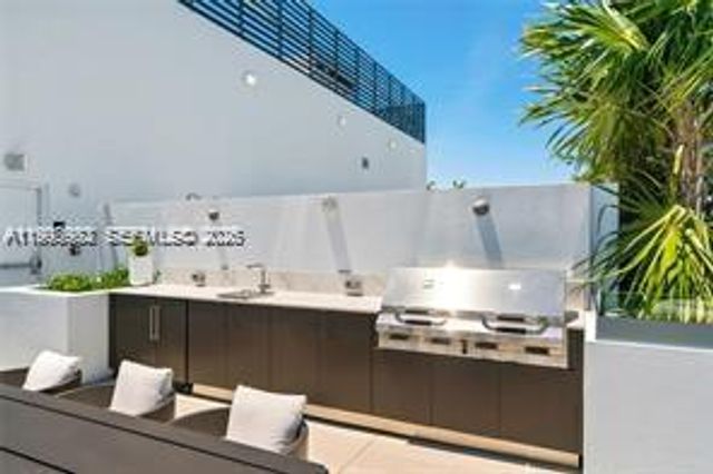 9901 W Bay Harbor Dr 305, Bay Harbor Islands, FL 33154