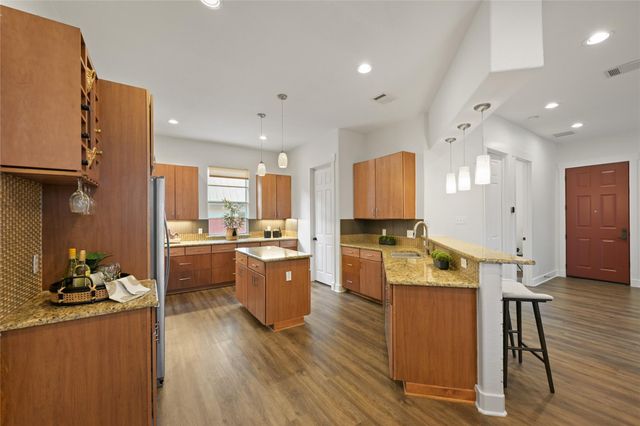 1612 S 3rd ST B, Austin, TX 78704