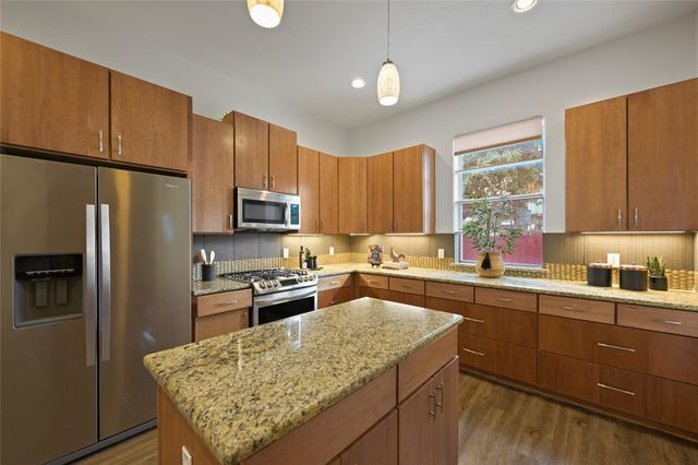 1612 S 3rd ST B, Austin, TX 78704