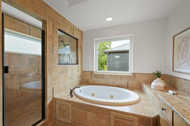1612 S 3rd ST B, Austin, TX 78704