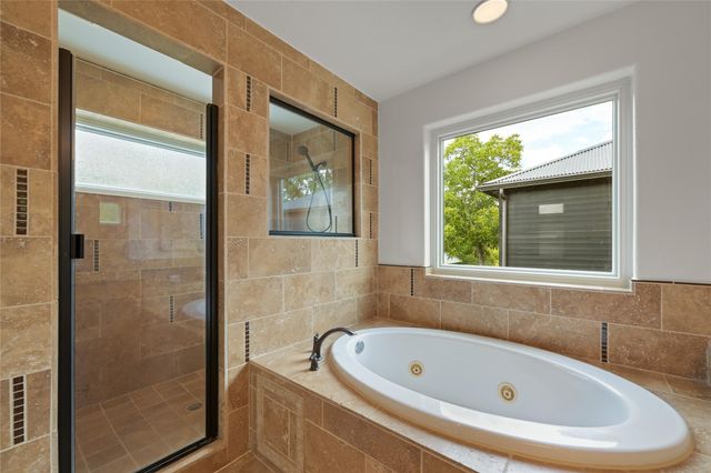 1612 S 3rd ST B, Austin, TX 78704