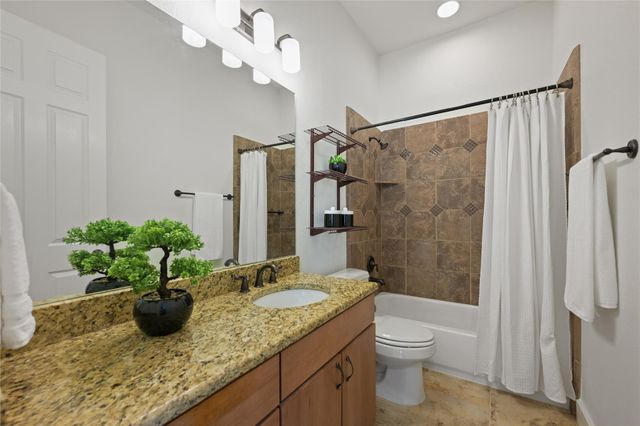 1612 S 3rd ST B, Austin, TX 78704