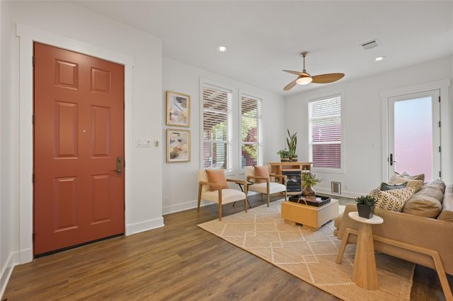 1612 S 3rd ST B, Austin, TX 78704