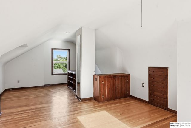 4848 Woolworth Avenue, Omaha, NE 68106
