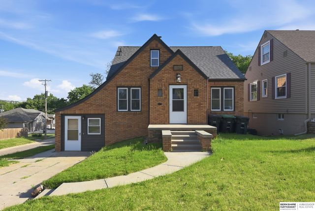 4848 Woolworth Avenue, Omaha, NE 68106