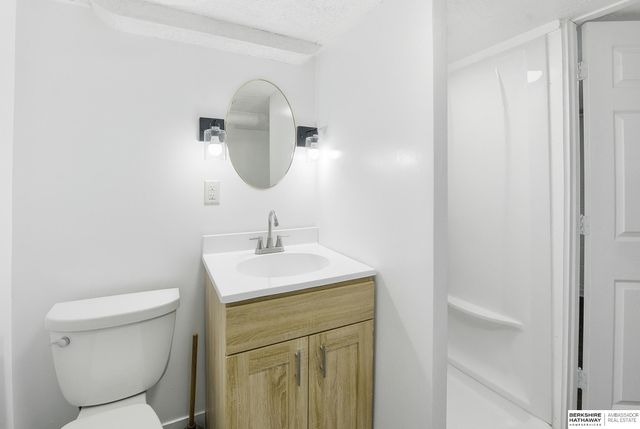 4848 Woolworth Avenue, Omaha, NE 68106