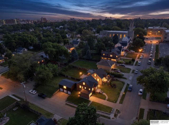 4848 Woolworth Avenue, Omaha, NE 68106