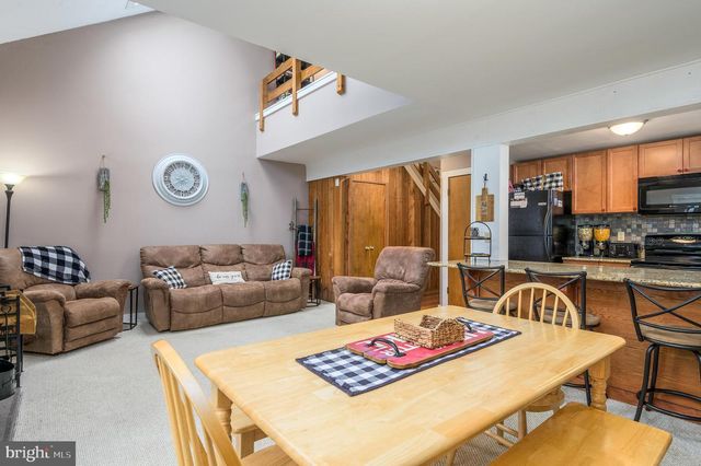 87 WARBLER CT, Lake Harmony, PA 18624