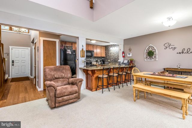 87 WARBLER CT, Lake Harmony, PA 18624