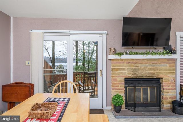 87 WARBLER CT, Lake Harmony, PA 18624