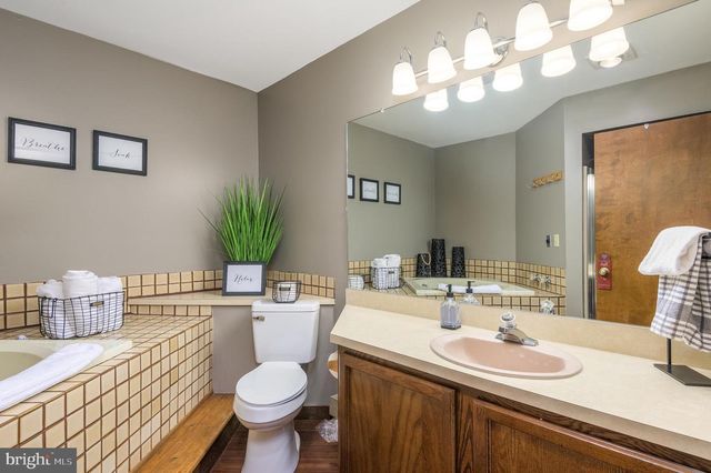 87 WARBLER CT, Lake Harmony, PA 18624